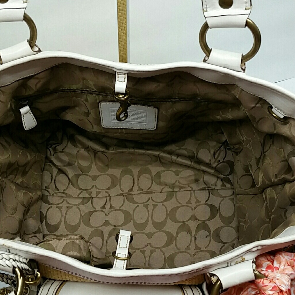 PRICE FIRM COACH LEATHER / STRAW TOTE & WRISTLET - Picture 4 of 8